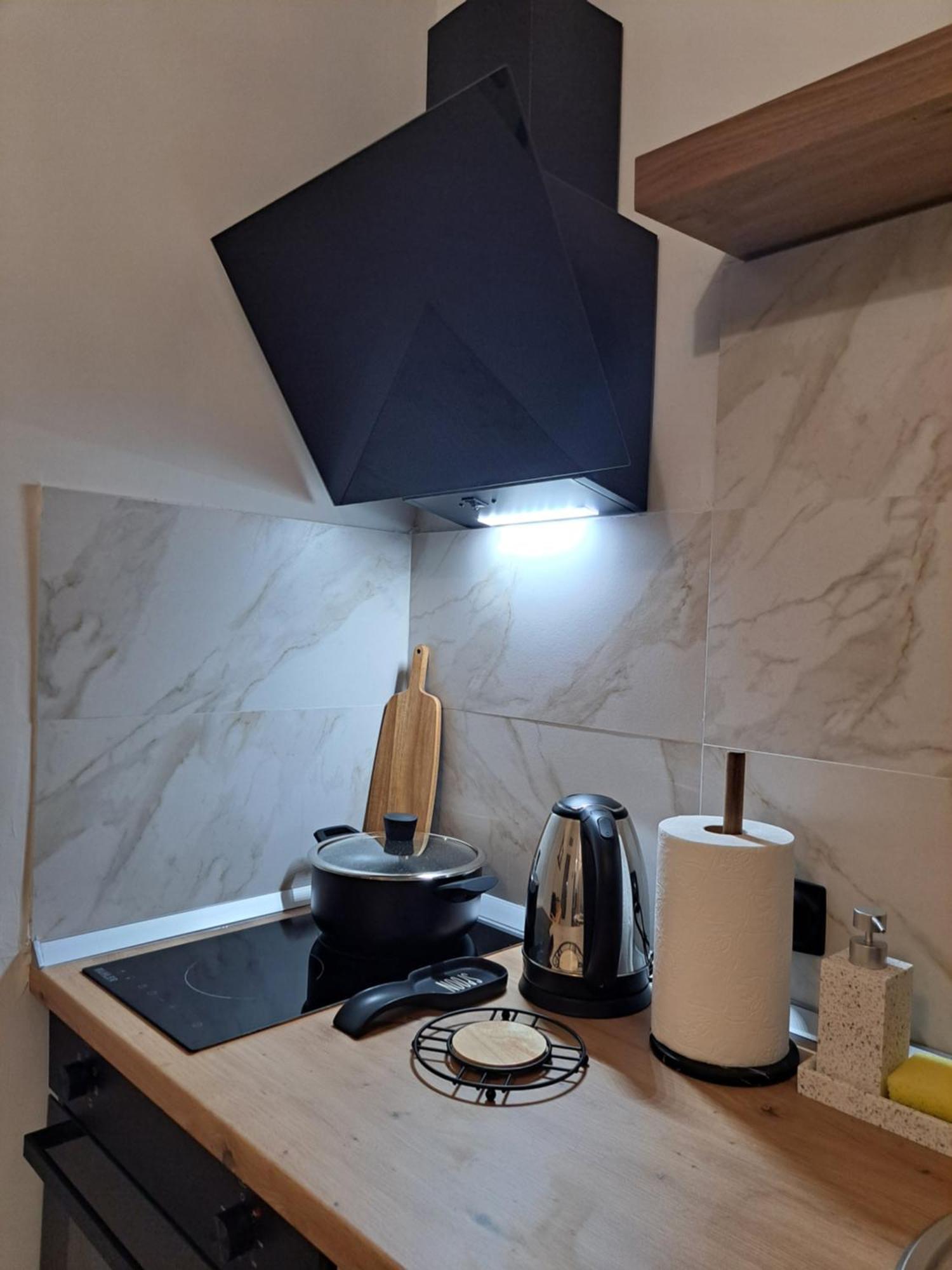 Stylish City Center Apartment 塞雷 外观 照片
