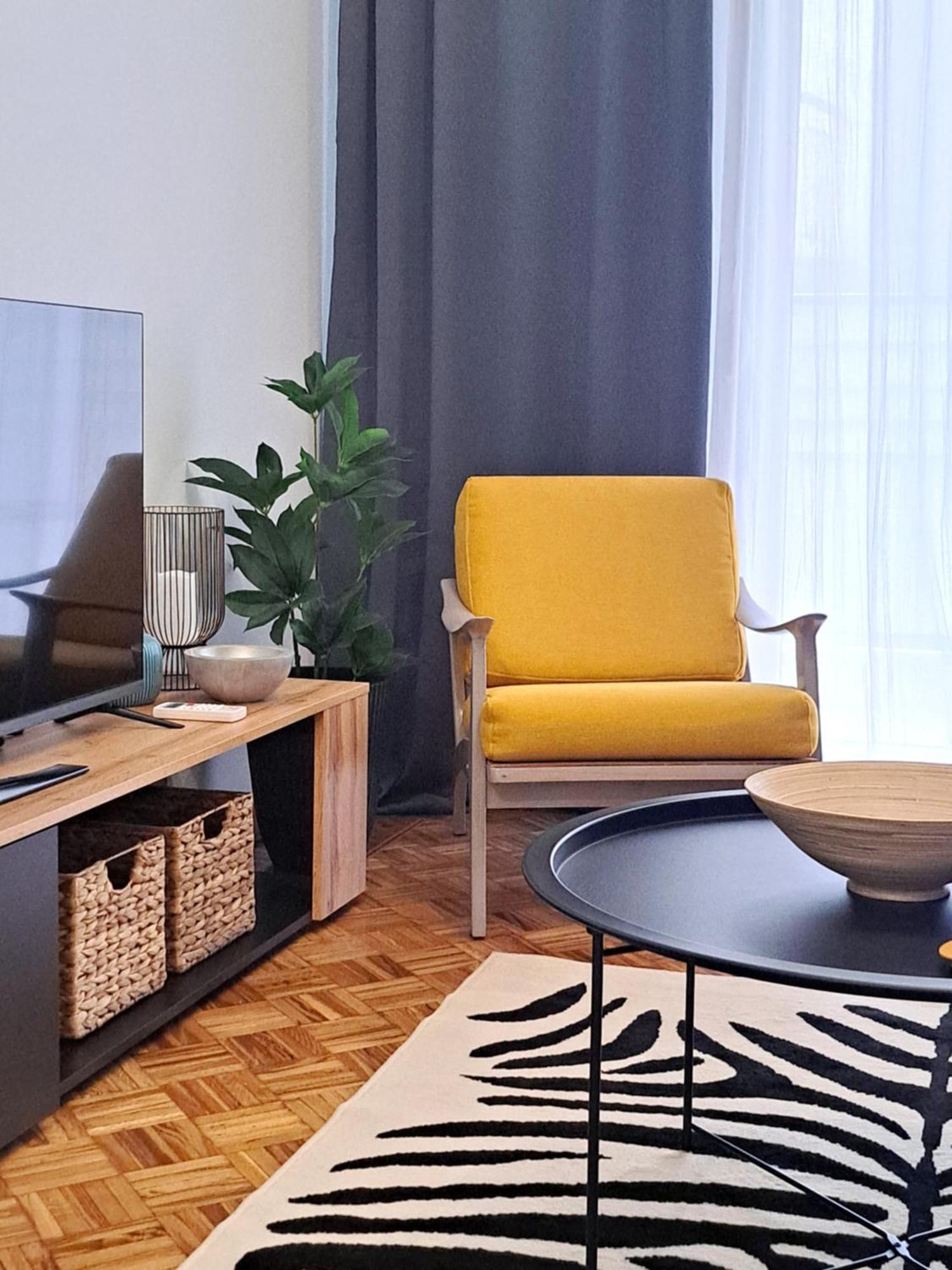 Stylish City Center Apartment 塞雷 外观 照片