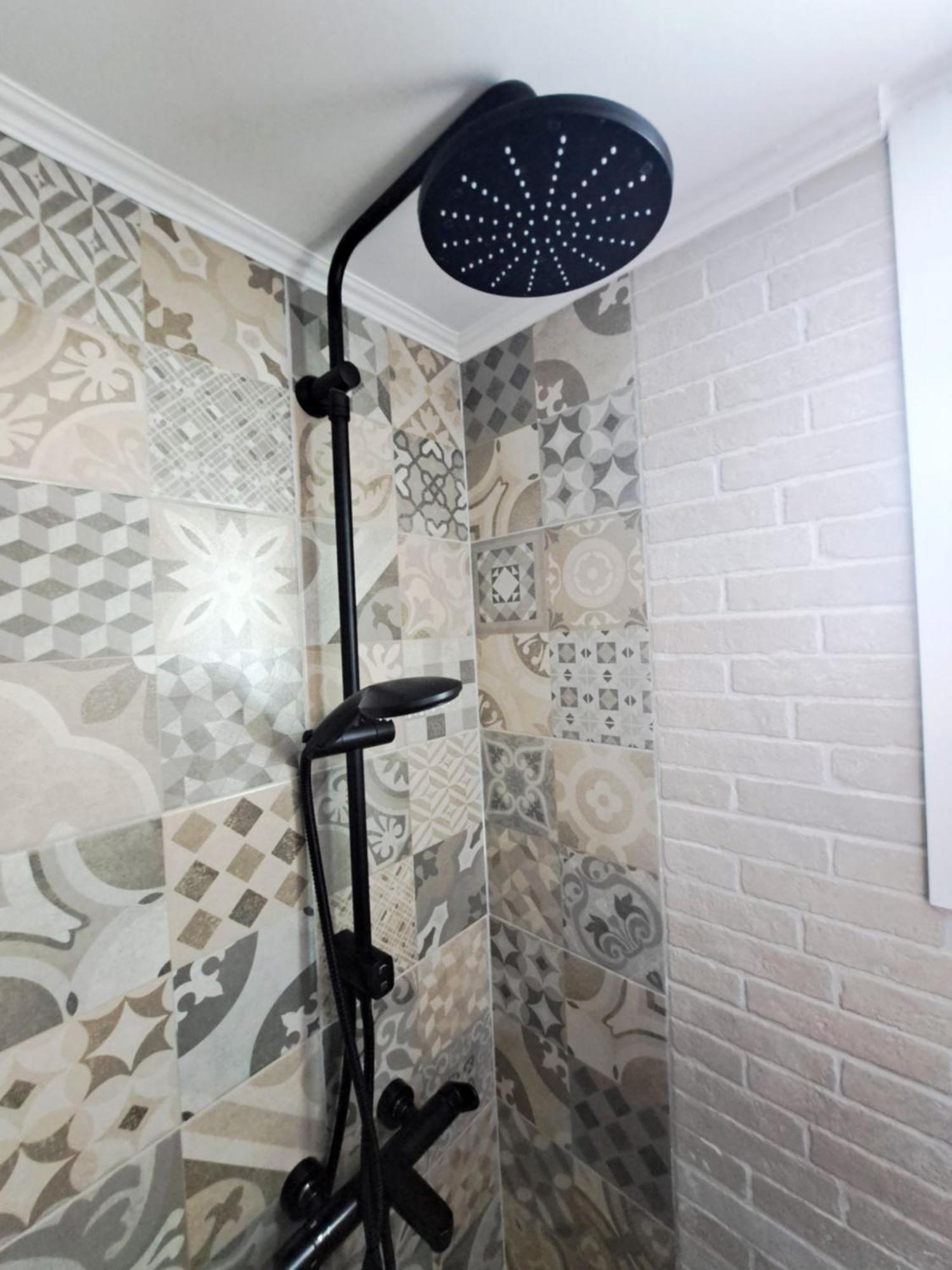 Stylish City Center Apartment 塞雷 外观 照片