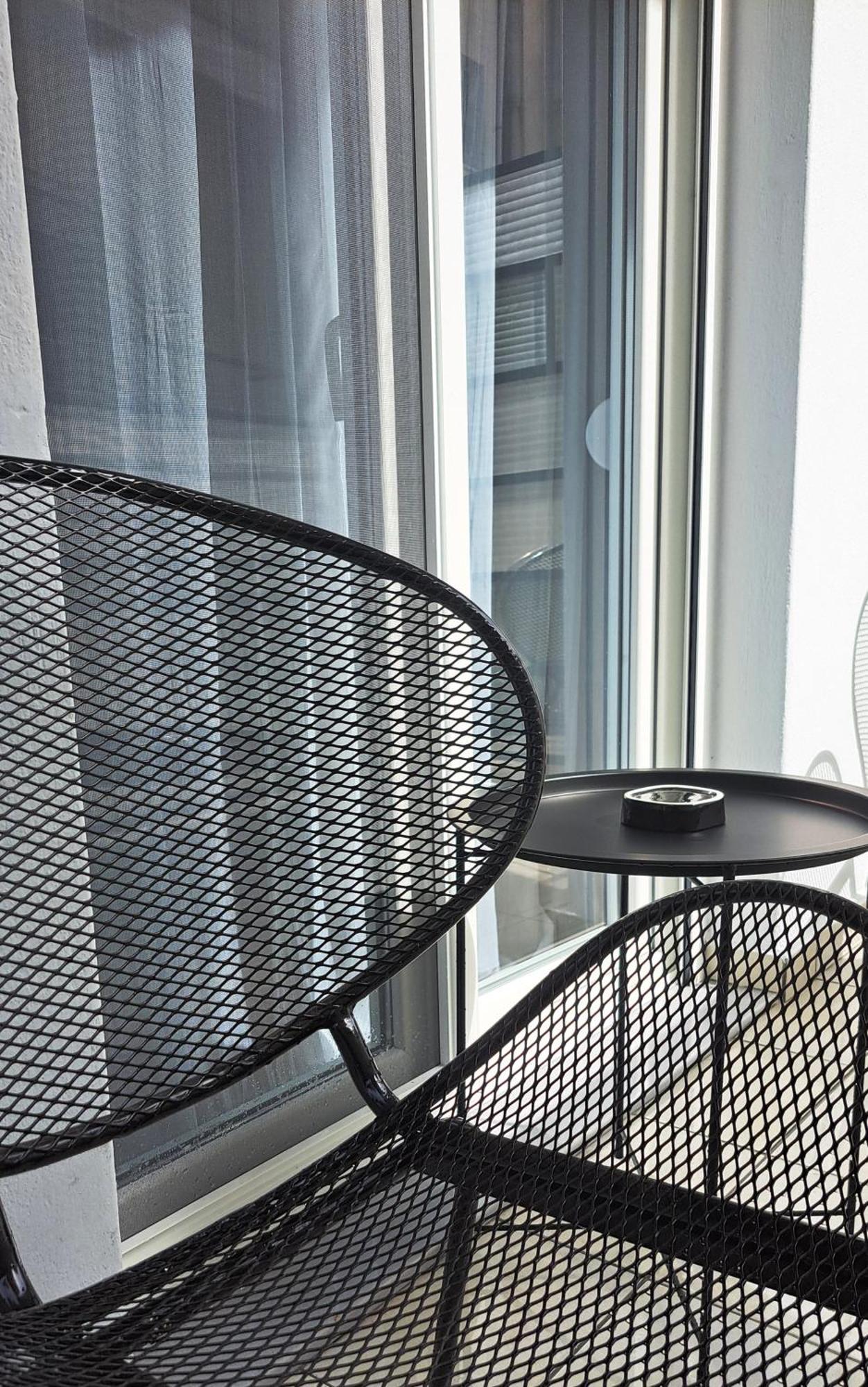 Stylish City Center Apartment 塞雷 外观 照片
