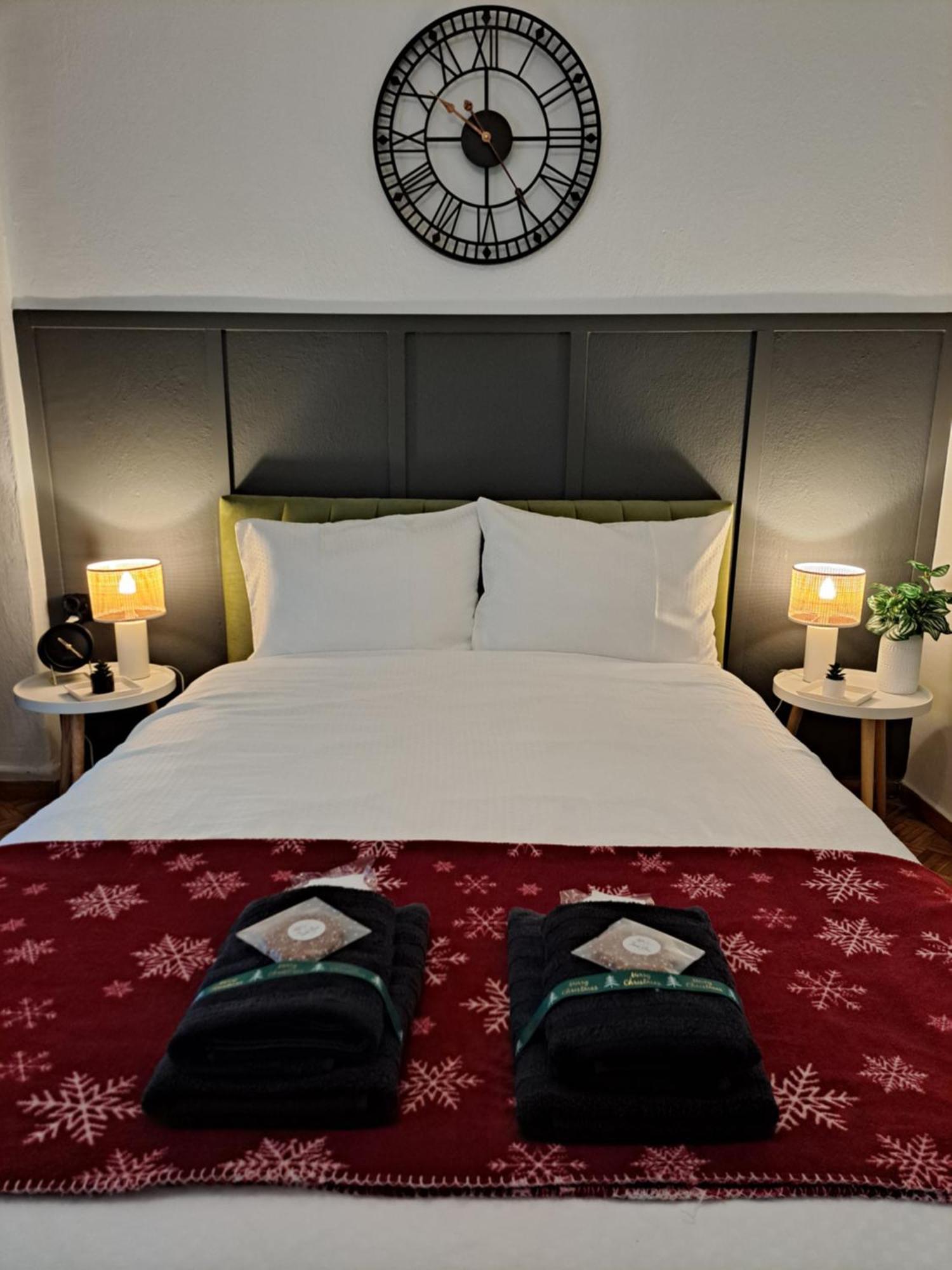Stylish City Center Apartment 塞雷 外观 照片